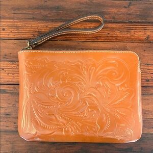 Patricia Nash tooled / embossed leather CASSINI WRISTLET.